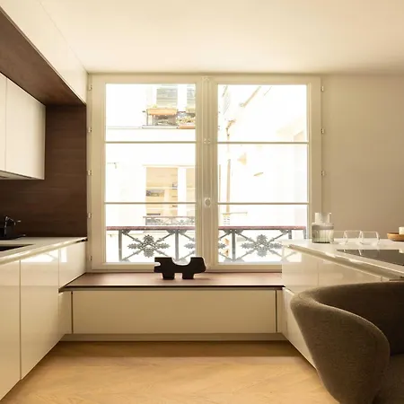Elegant - 2br- 6p- Gare Saint Lazare, Cleaning Included Apartman